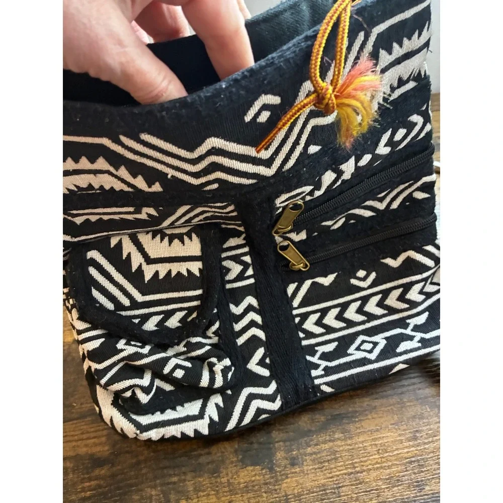 Black & White Aztec Crossbody Bag - Unbranded